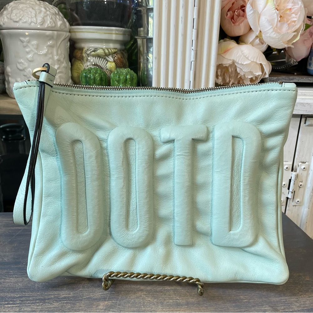 KATE SPADE mint green leather wristlet cosmetic case Saturday bag OOTD